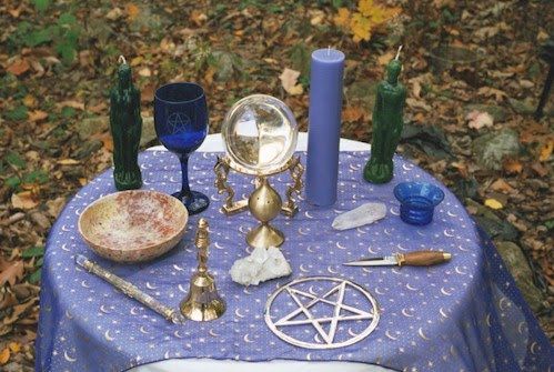 The Modern Witchcraft Book of Tarot by Skye Alexander by